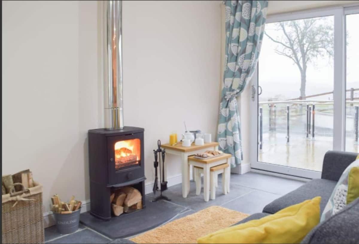 Luxury Cottage With Private Indoor Hot Tub+Woodlands Llanfyrnach Exterior foto